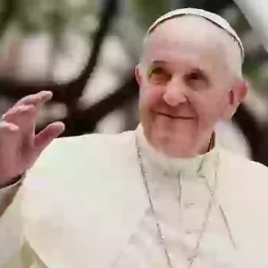 Despite £300K Salary, Pope Francis Left Behind Just £100 Despite £300K Salary, Pope Francis Left Behind Just £100