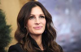 Hollywood Icon Julia Roberts Reveals Glamorous New Hairstyle Hollywood Icon Julia Roberts Reveals Glamorous New Hairstyle