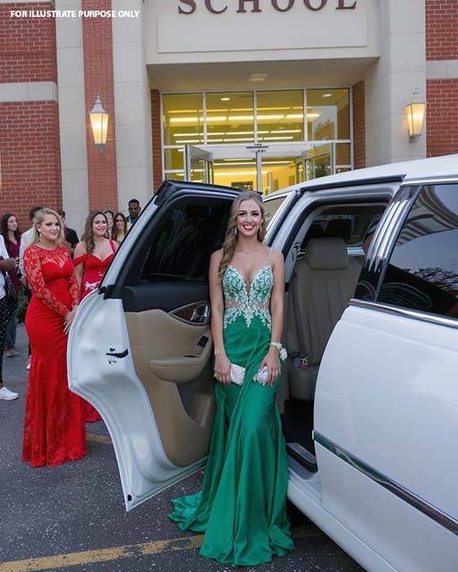 They M0cked Me as the Janitor’s Daughter Every Day—But On Prom Night, I Arrived in a Gown and Limousine That Left Everyone Speechless