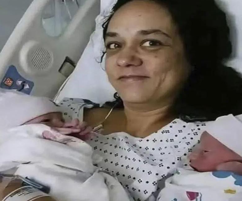 A 58-year-old woman gives birth to twins, and it turned out they had the sa…