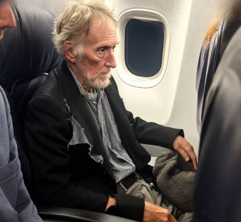 Business Class Passenger Insulted My Appearance — By the Time We Landed, the Whole Cabin Applauded Me