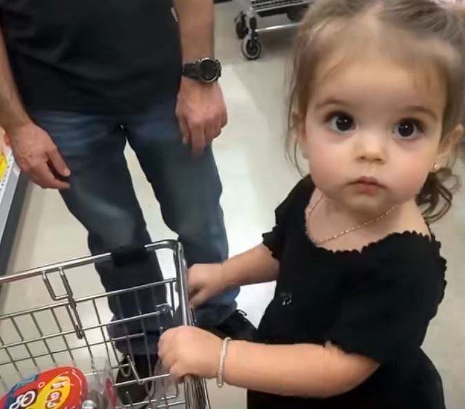 Woman Helps Single Dad at Store, Then Spots Bracelet She Thought Was Buried Forever