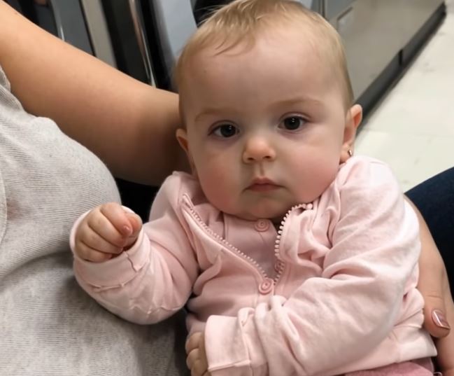 I Dozed Off in the Laundry Room with My Baby – The Washer Held an Unexpected Surprise