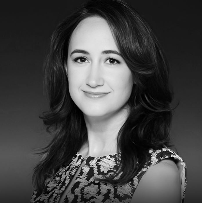 The Iconic ‘Shopaholic’ Author Dies at 55