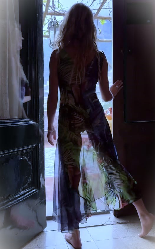 It’s Not About Leg Shape—It’s About How You Carry Yourself