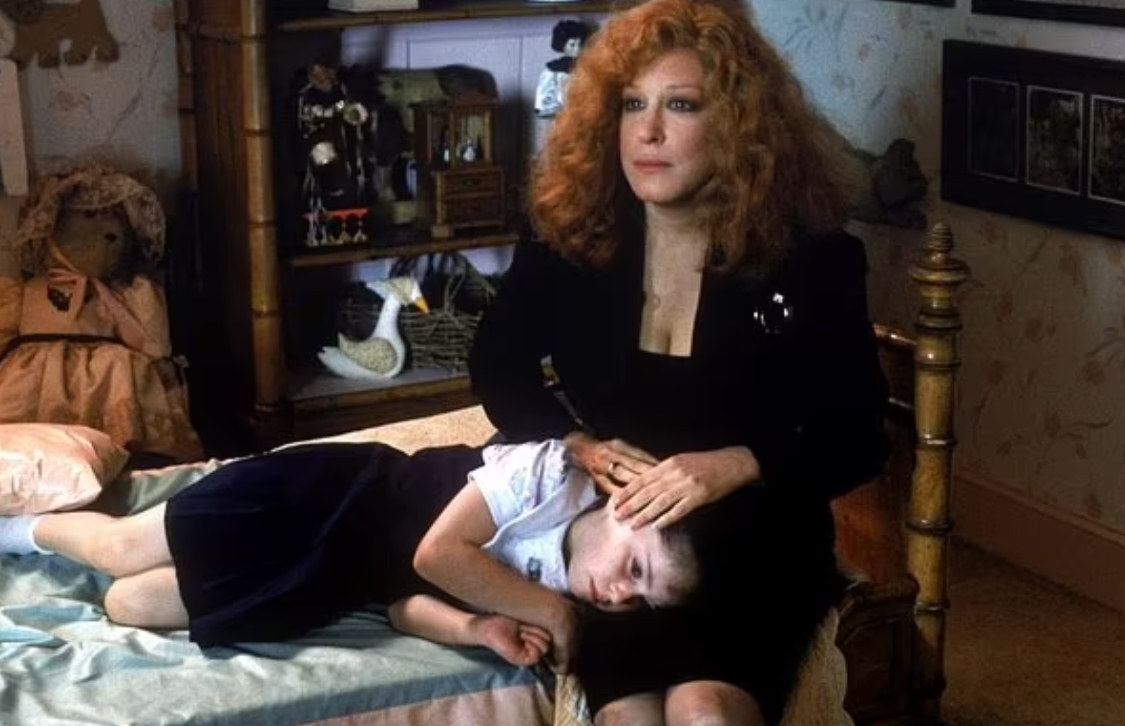 A Legendary Entertainer at 80: A Rare and Surprising Public Appearance