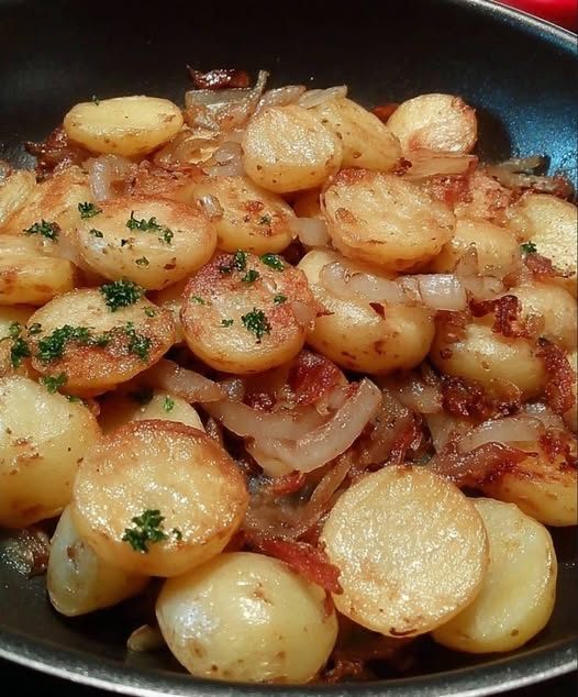 Why Everyone Loves Pan-Fried Potatoes with Sweet Onions